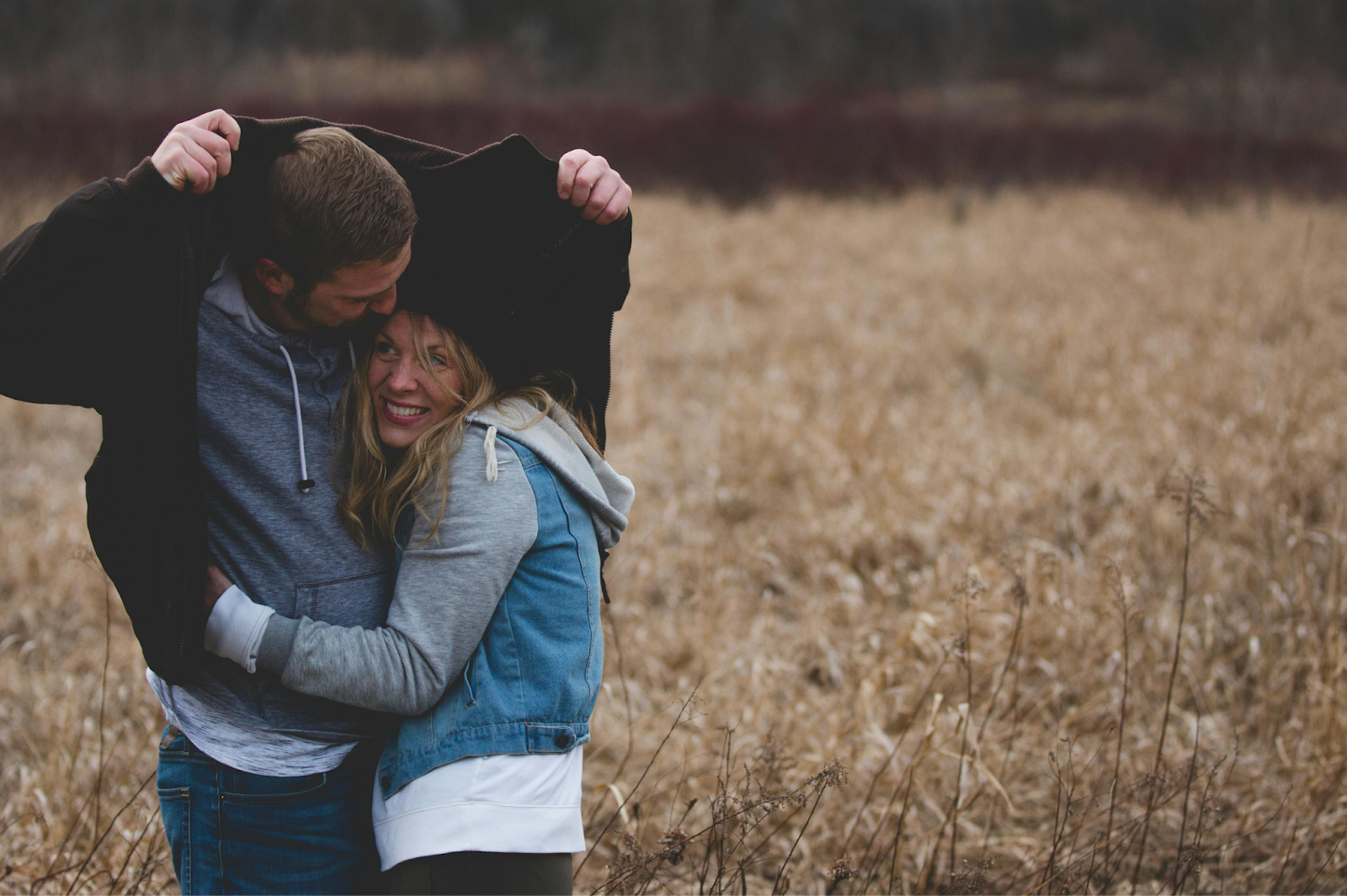 couple hugging 